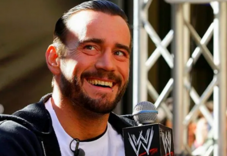 سي ام بانك يعود لحلبات المصارعة وسط إهتمام كبير من محبيه